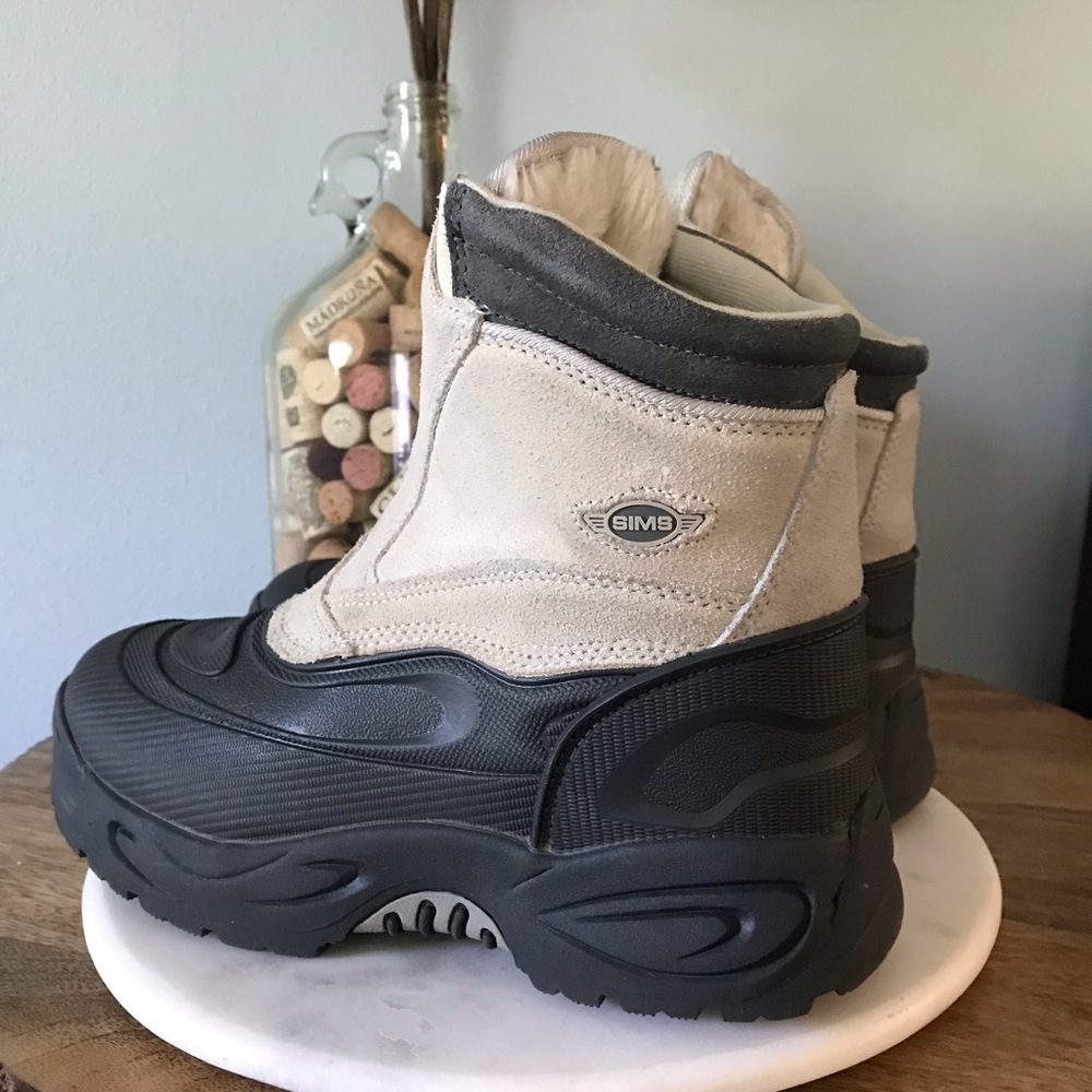 Boots - Picture 3 of 12